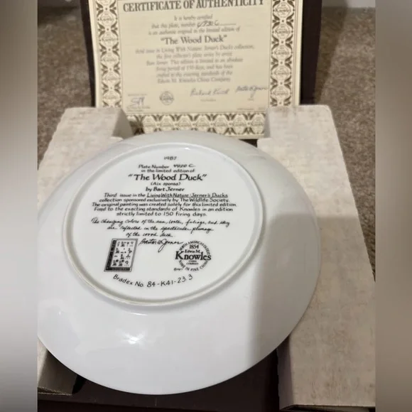 3rd Edwin M. Knowles Living With Nature, by Bart Jerner. The Wood Duck plate - Picture 3 of 6